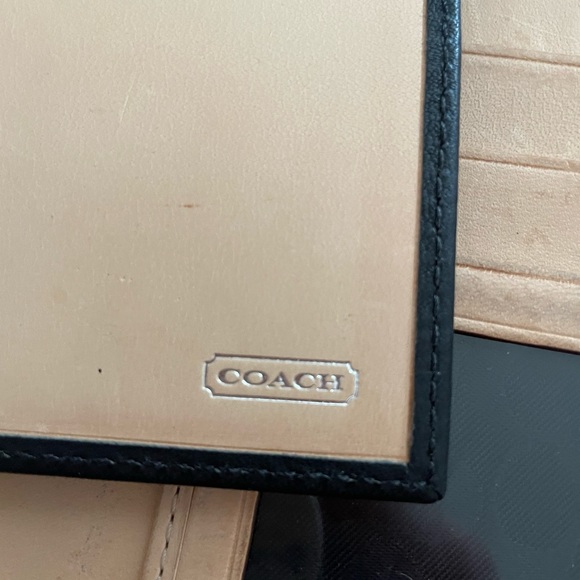 COACH Soho Black Smooth Leather Silver Buckle Trifold Wallet Tan Interior - Picture 14 of 14